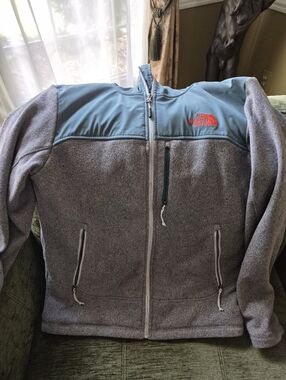 The North Face Men's Gray Fleece Jacket with Blue Yoke